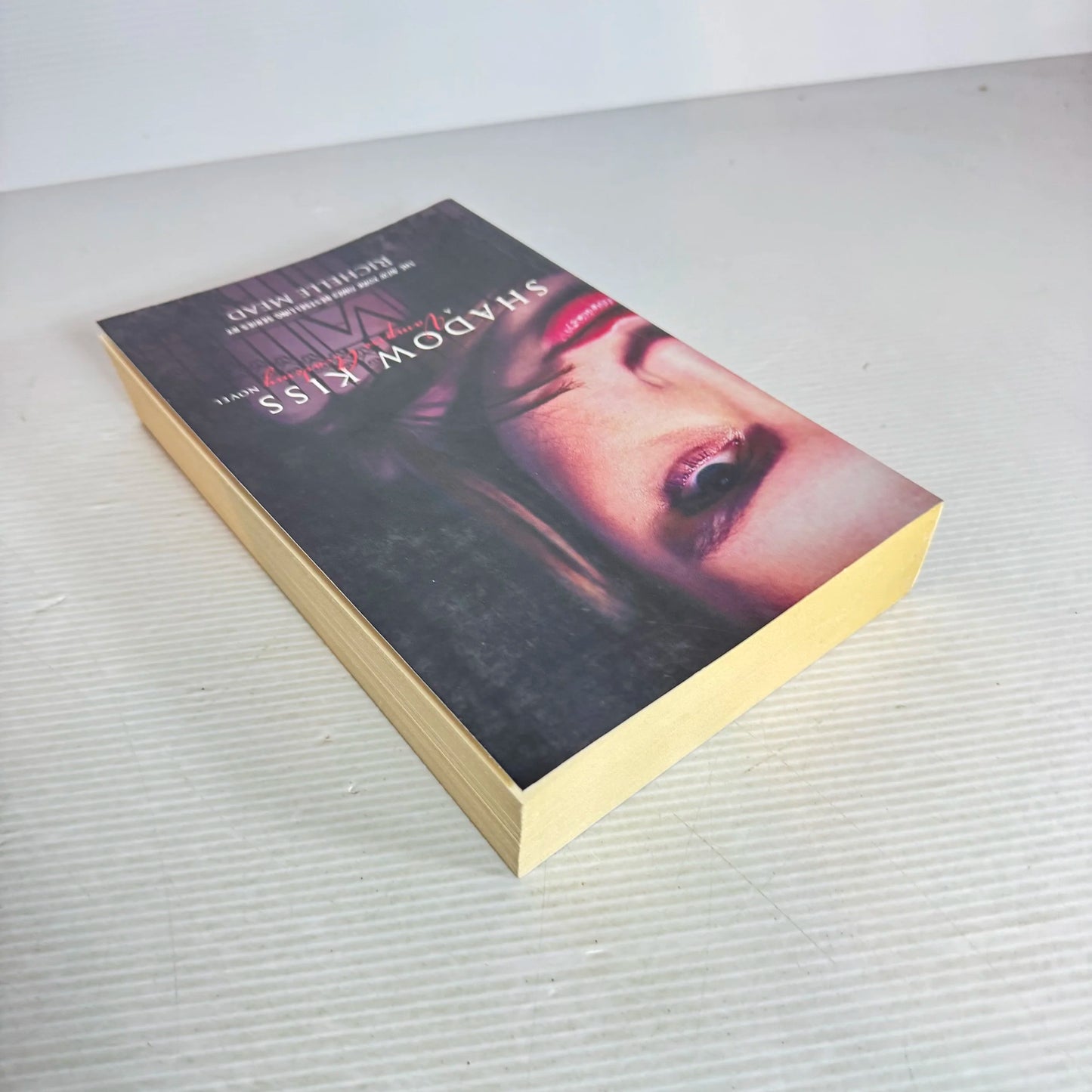 Shadow Kiss: A Vampire Academy Novel - Richelle Mead