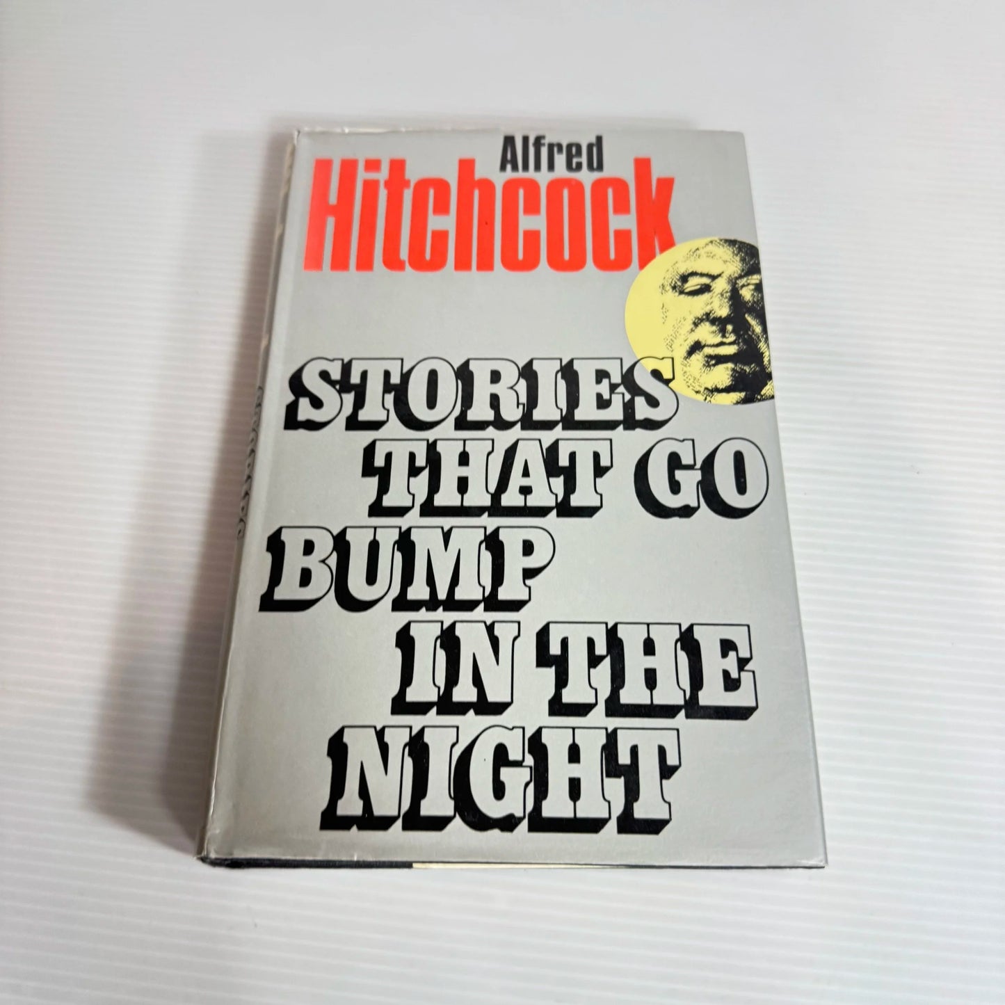Stories That Go Bump In The Night - Alfred Hitchcock (Vintage 1977)