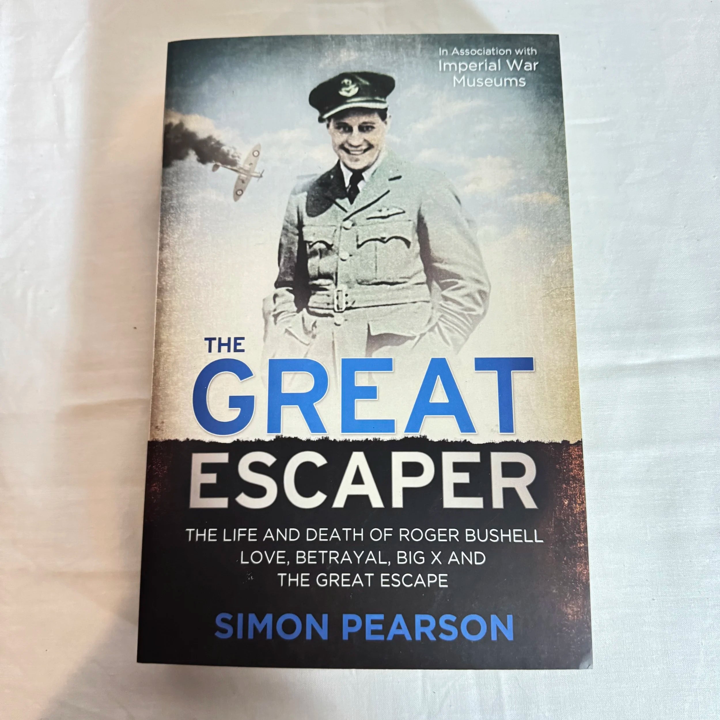 Roger Bushell The Great Escaper : The Life & Death of Roger Bushell - Simon Pearson ...