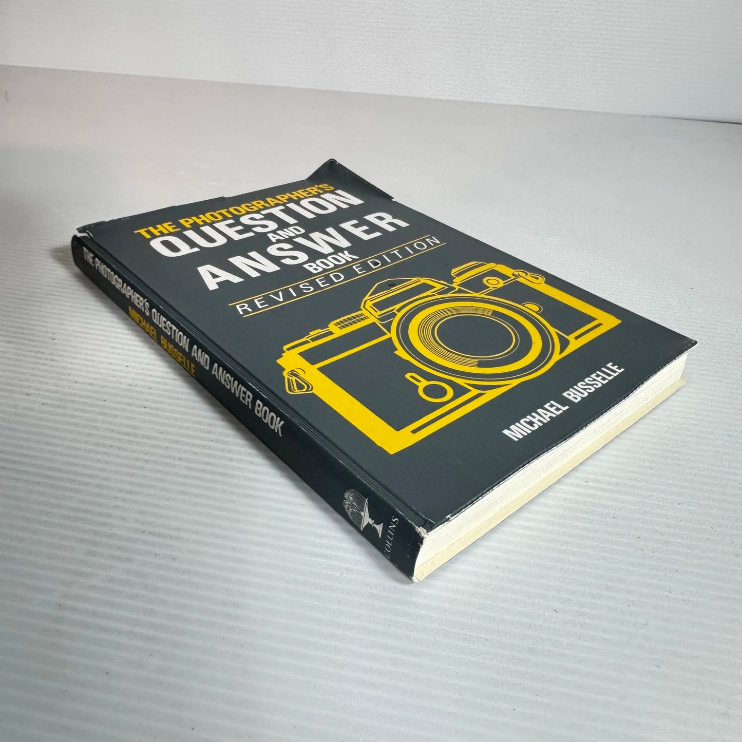 The Photographer's Question and Answer Book (Revised Edition) - Michael Busselle