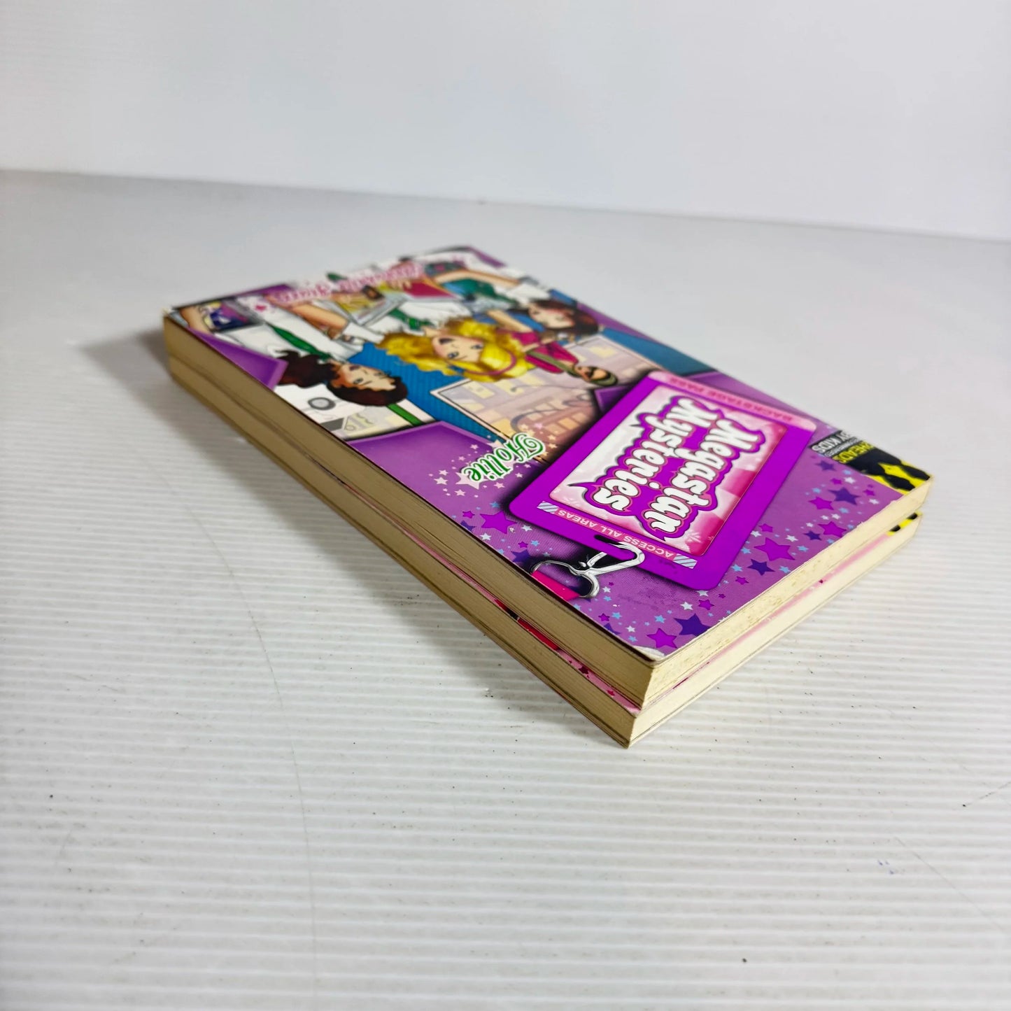 Megastar Mysteries - Annabelle Starr Book Bundle x 2 Hollie & Honeydale
