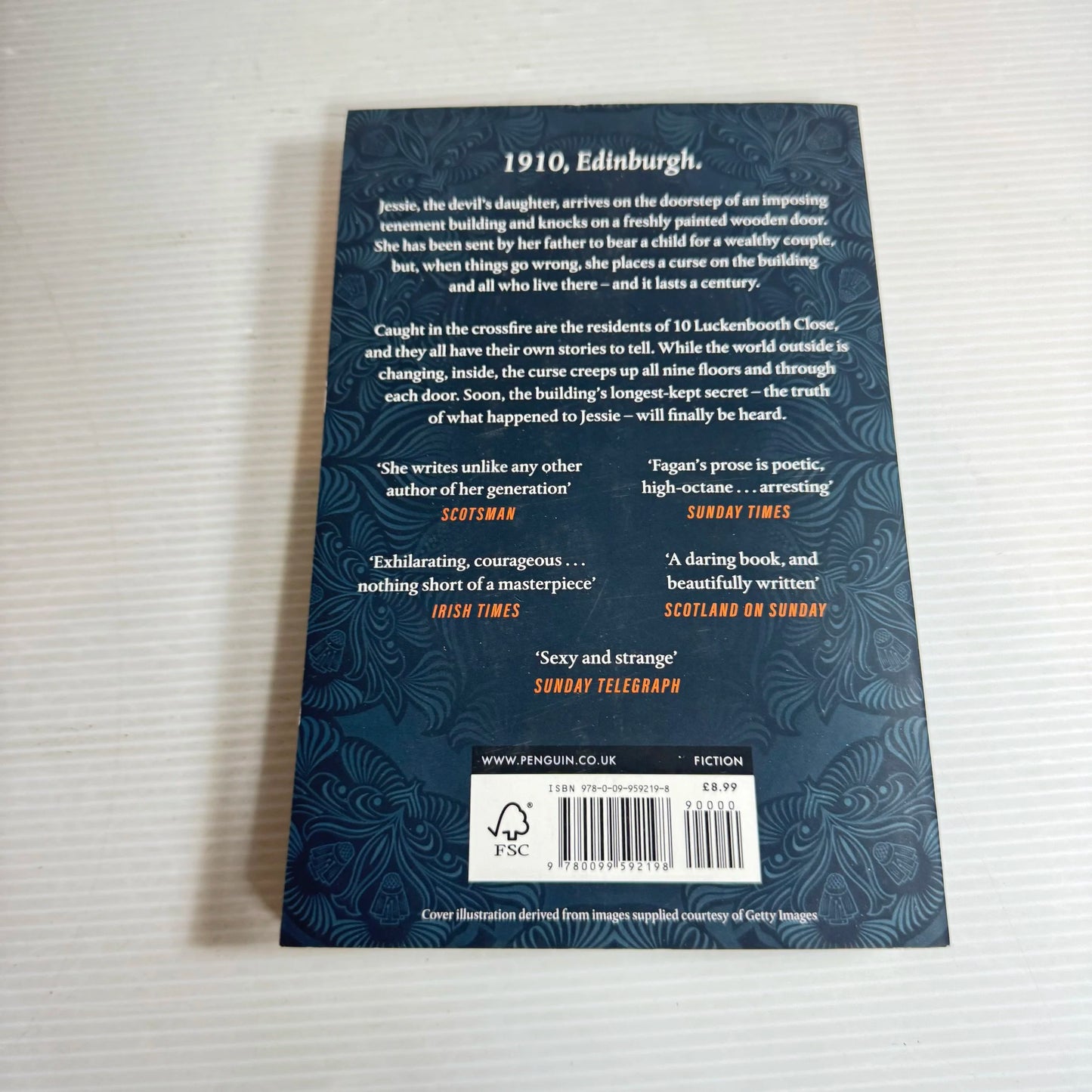 Luckenbooth - Jenni Fagan