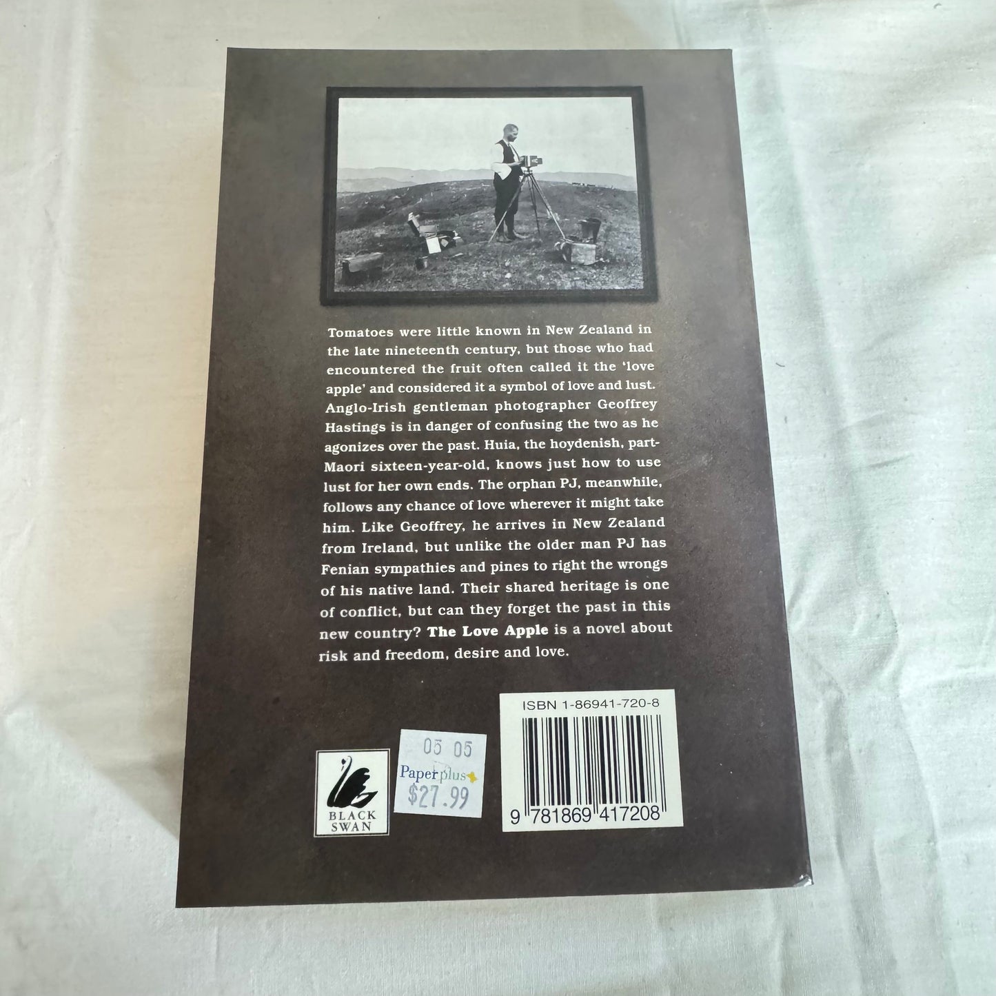 The Love Apple - Carol Atkinson