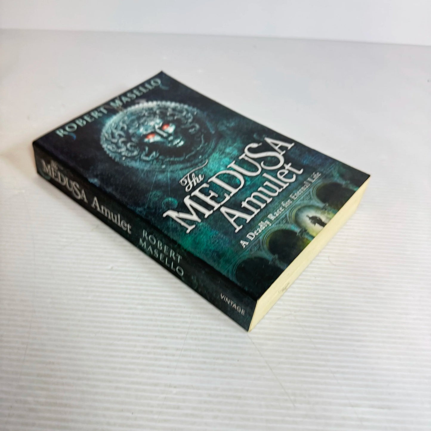 The Medusa Amulet - Robert Masello