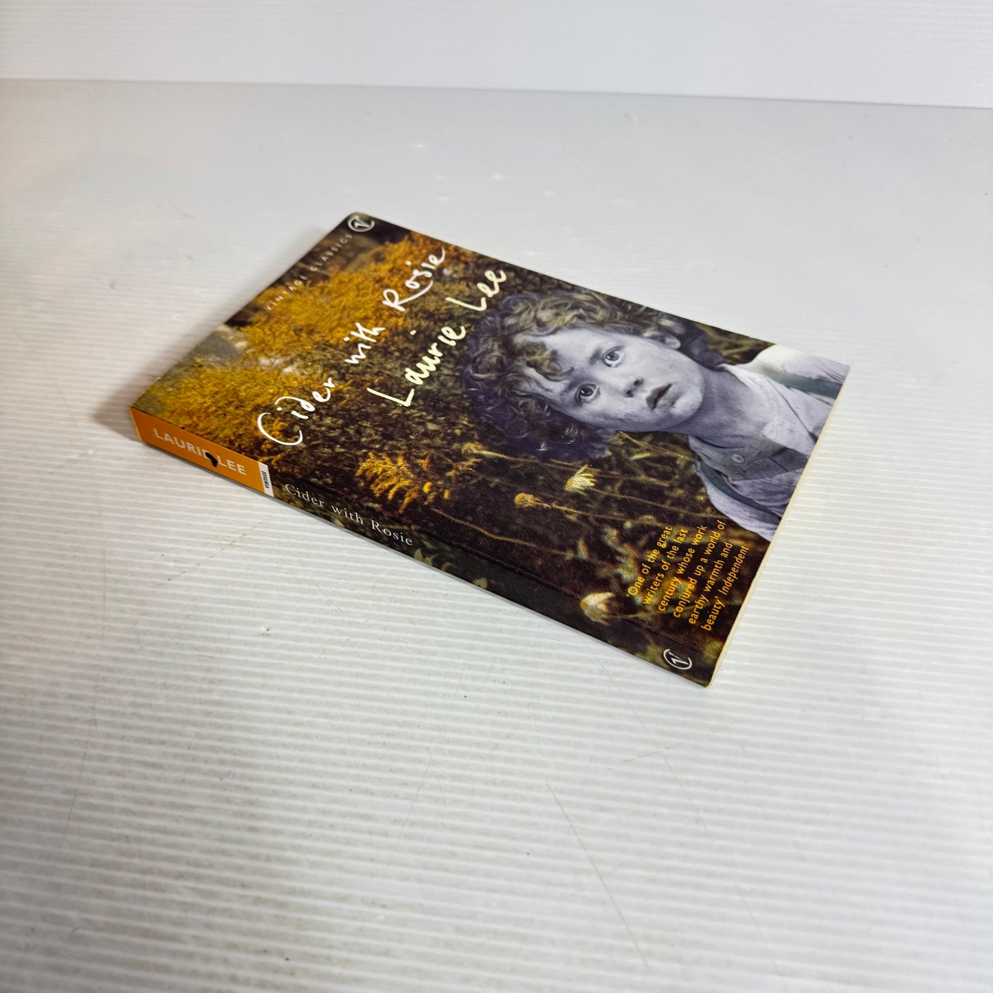 Cider With Rosie - Laurie Lee