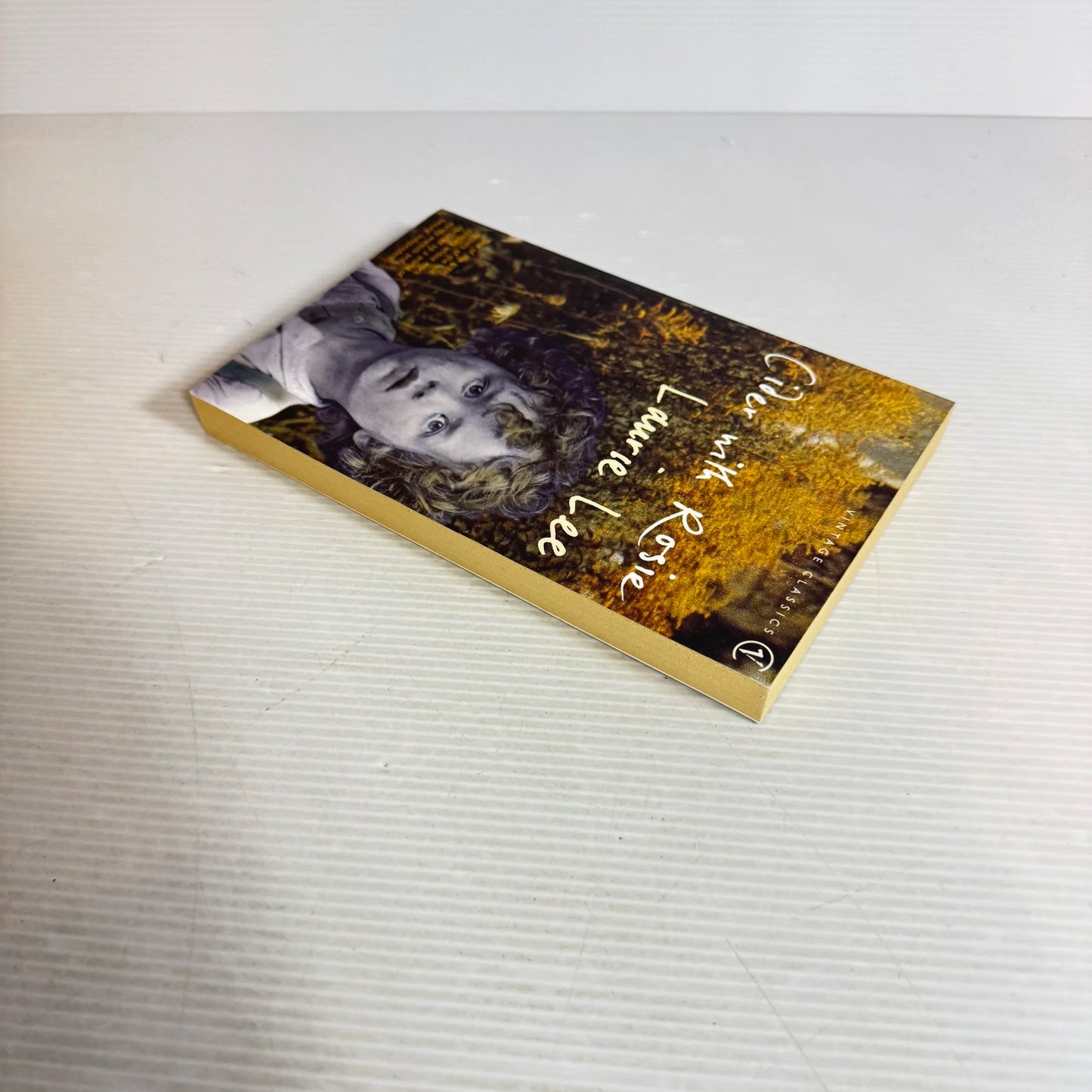 Cider With Rosie - Laurie Lee