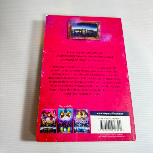 Scarlet & Ivy : The Lights Under The Lake - Sophie Cleverly