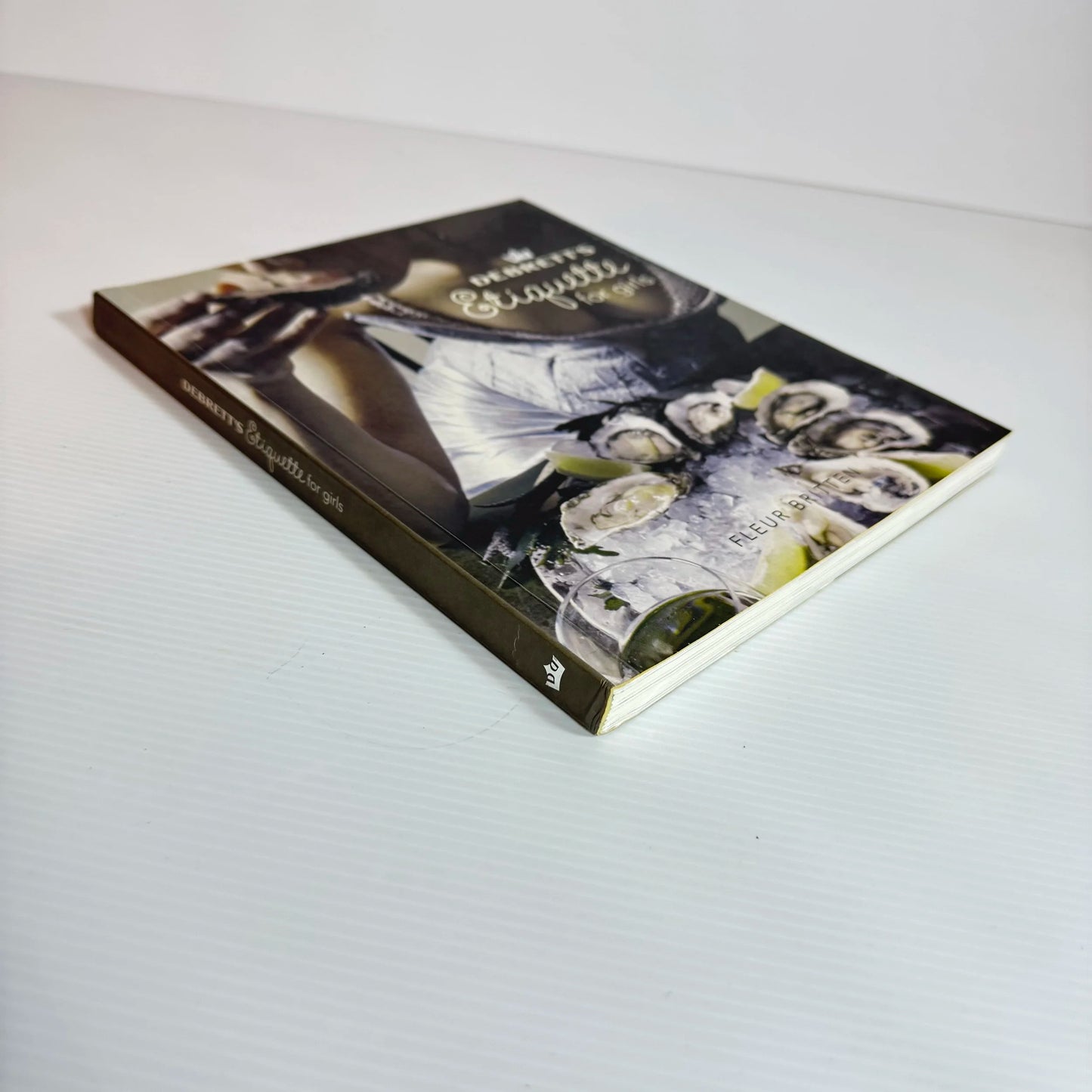 Debrett's Etiquette for Girls - Fleur Britten