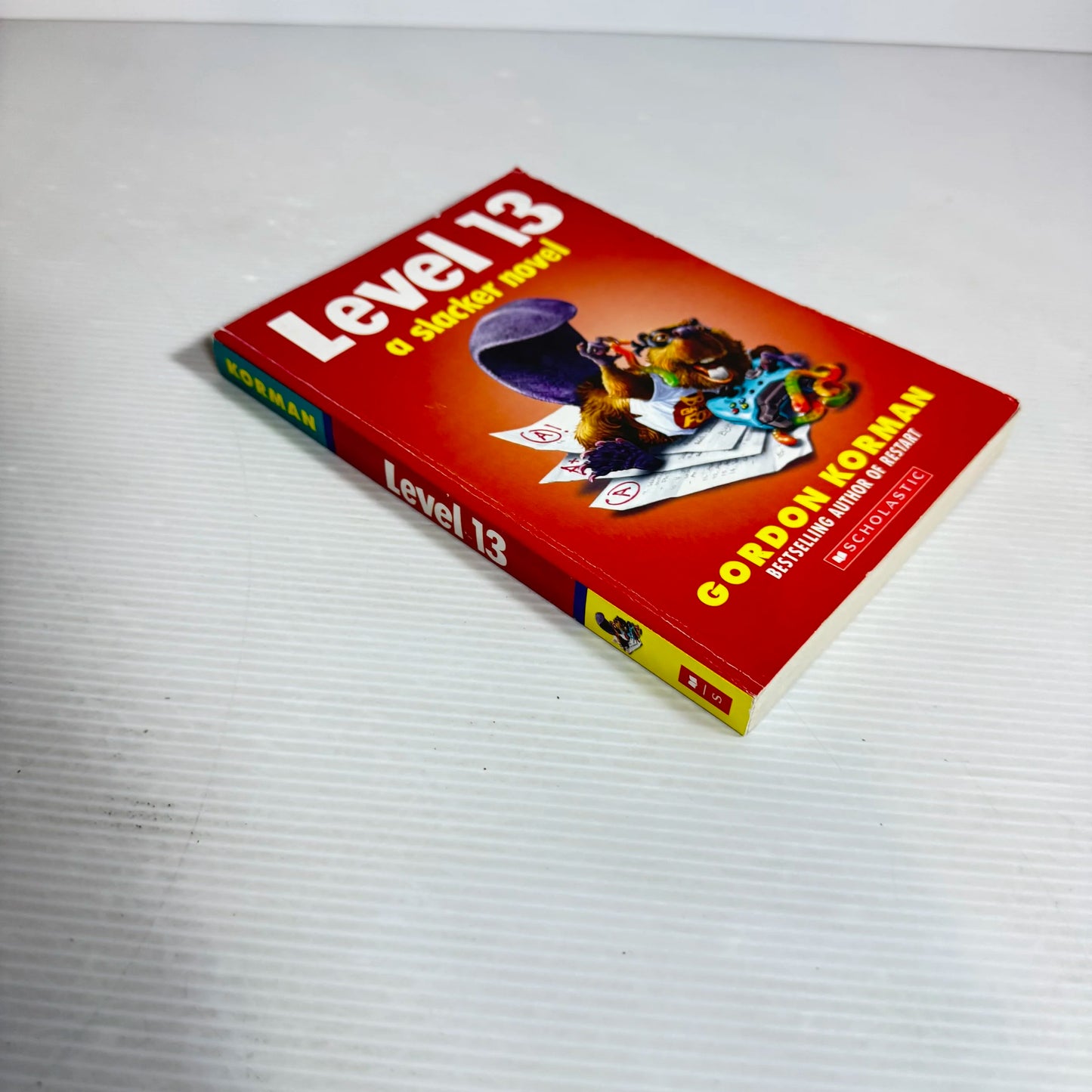 Level 13 A Slacker Novel - Gordon Korman
