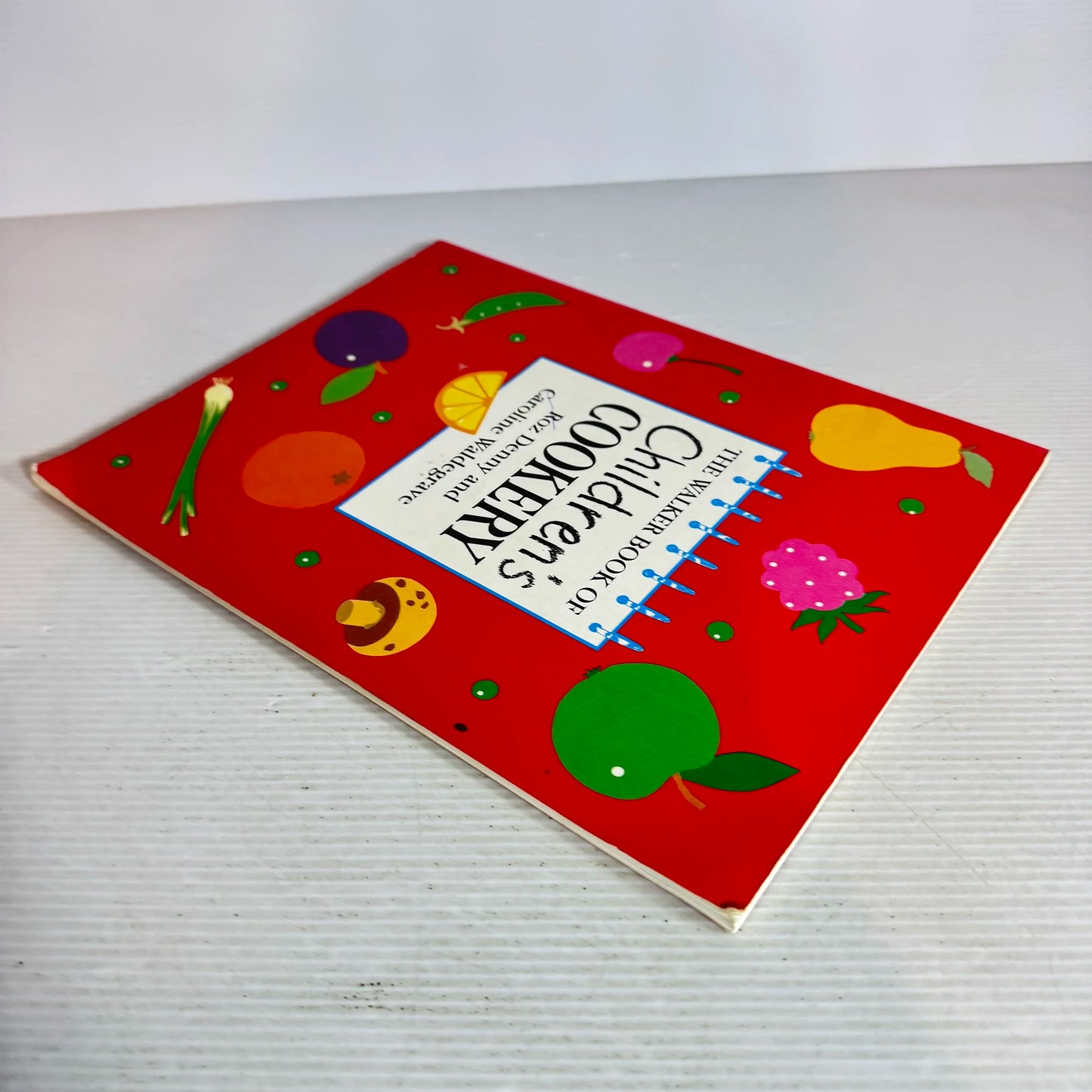 The Walker Book of Children's Cookery - Roz Denny & Caroline Waldegrave