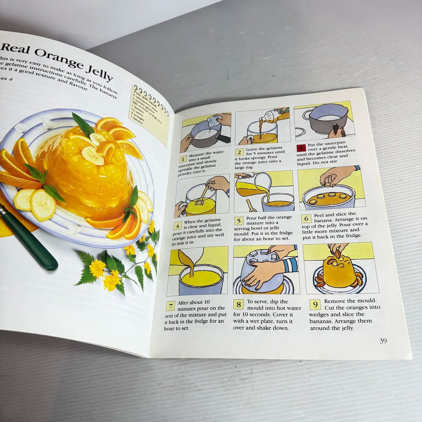 The Walker Book of Children's Cookery - Roz Denny & Caroline Waldegrave