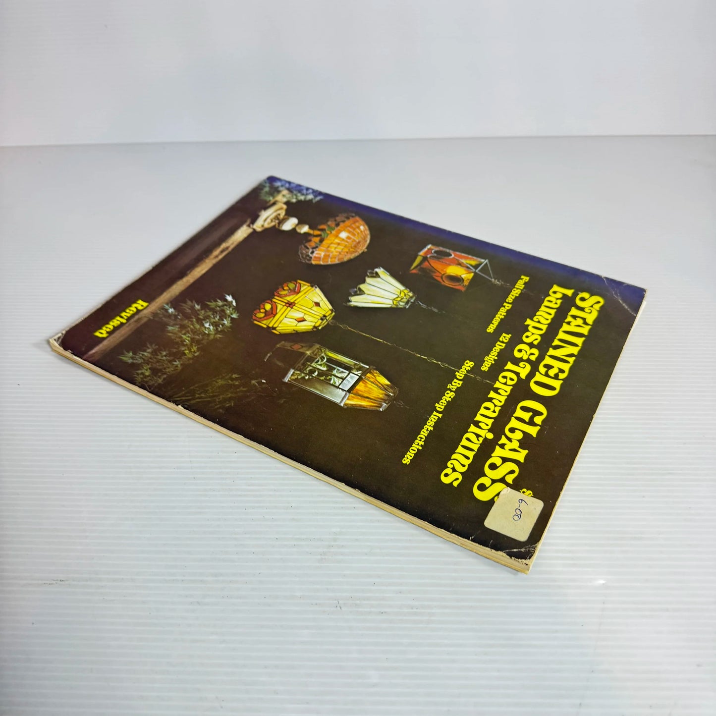 Stained Glass : Lamps & Terrariums 12 Designs (Vintage 1973)
