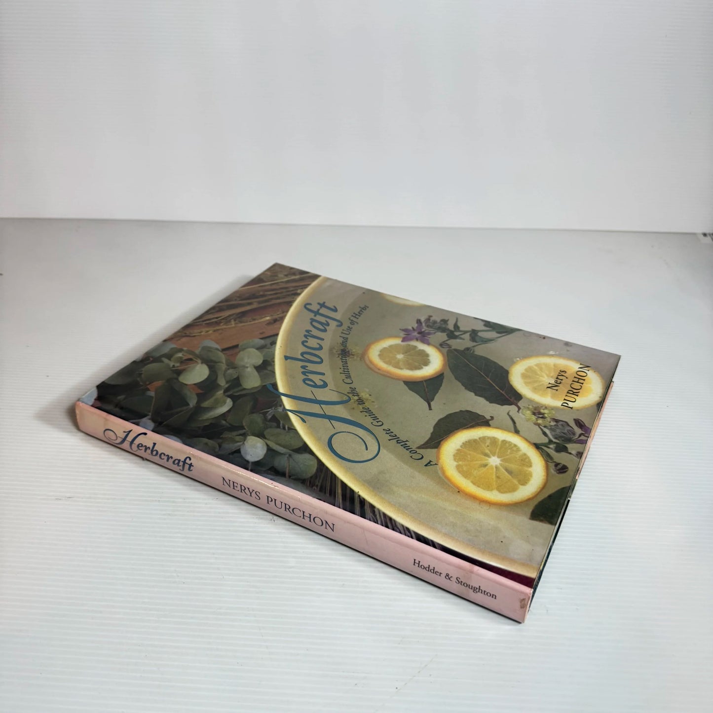 Herbcraft : A Complete Guide to the Cultivation and Use of Herbs - Nerys Purchon (Vintage 1995)