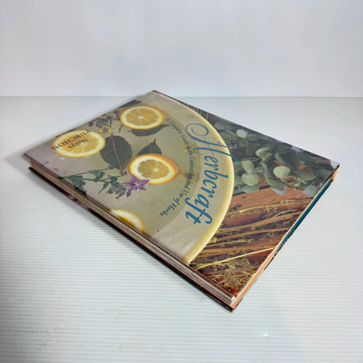 Herbcraft : A Complete Guide to the Cultivation and Use of Herbs - Nerys Purchon (Vintage 1995)