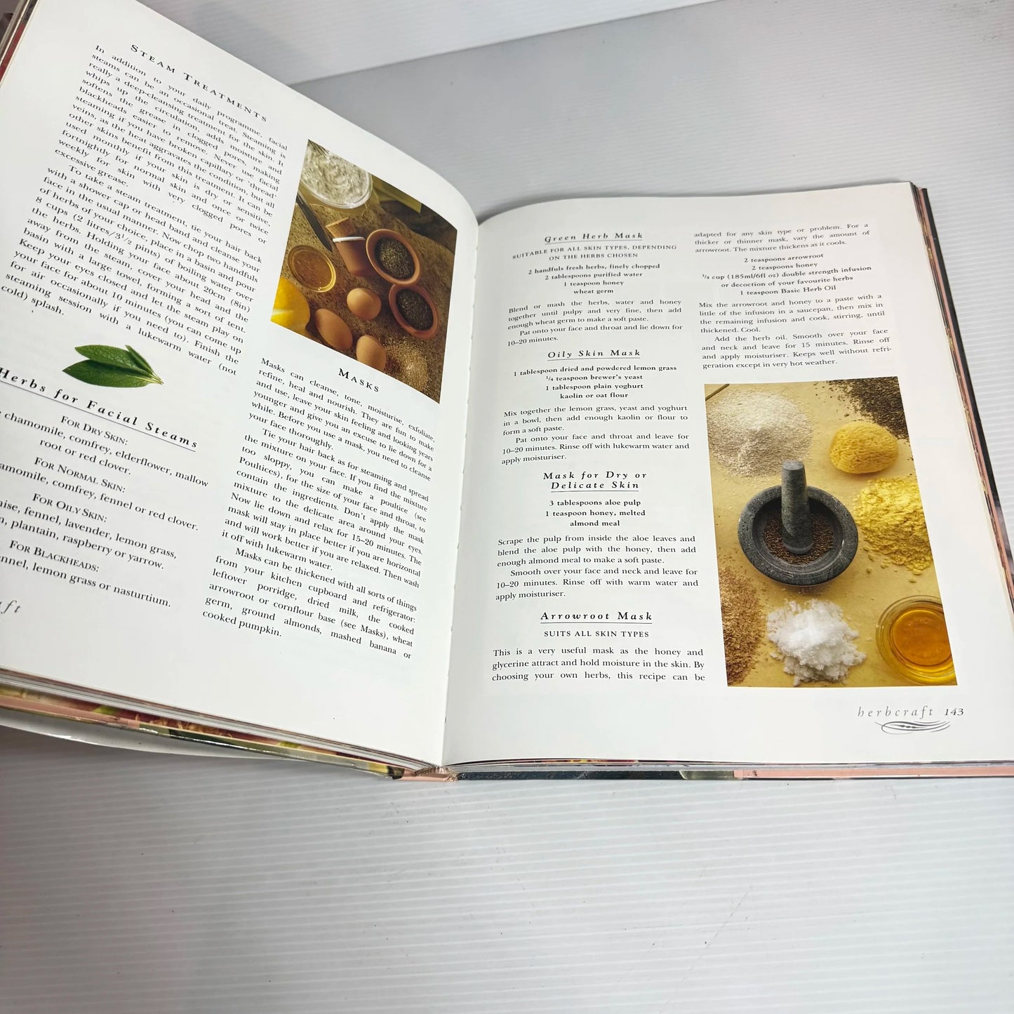 Herbcraft : A Complete Guide to the Cultivation and Use of Herbs - Nerys Purchon (Vintage 1995)