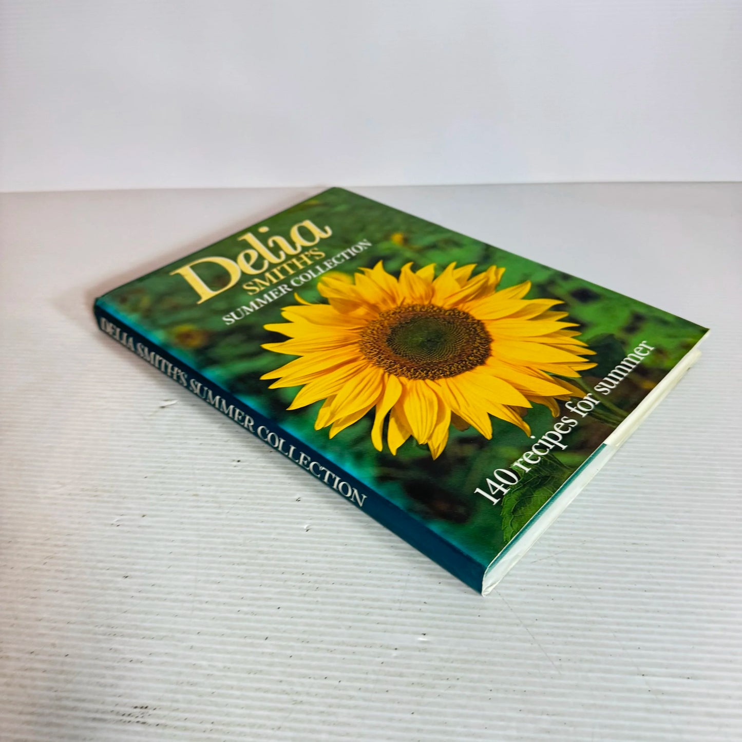 Delia Smith's Summer Collection : 140 Recipes for Summer