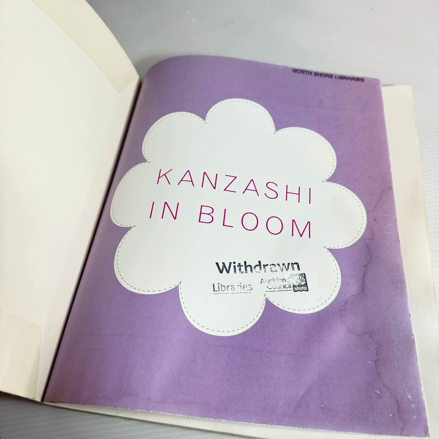 Kazashi in Bloom : 20 Simple Fold-and-Sew Projects to Wear and Give - Diane Gilleland