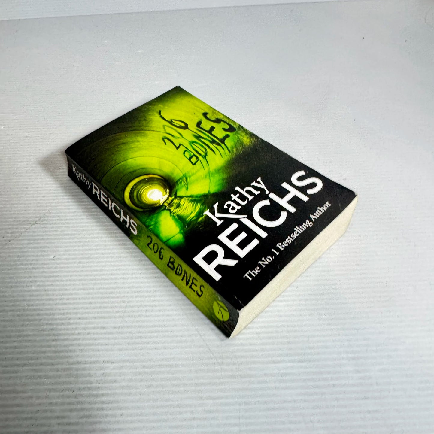 206 Bones - Kathy Reichs