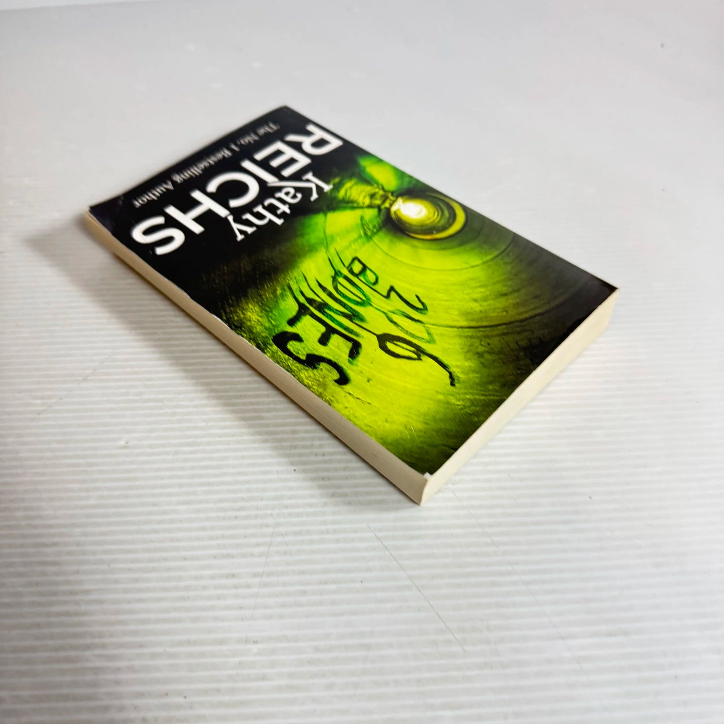 206 Bones - Kathy Reichs