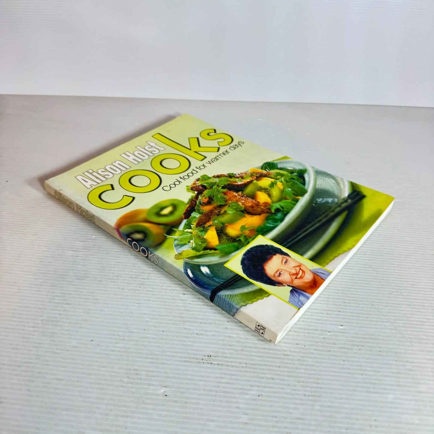 Alison Holst Cooks : Cooking Food for Warmer Days