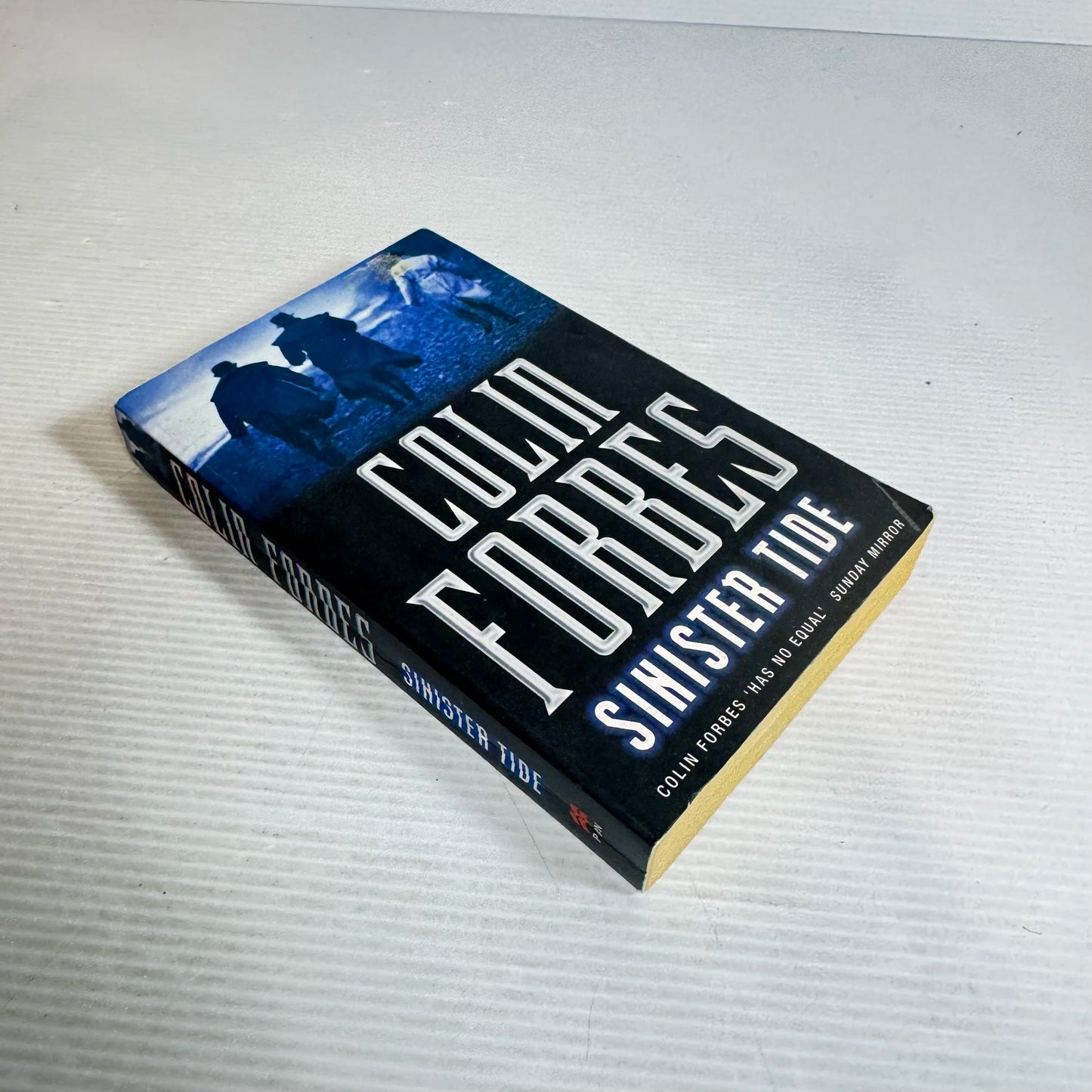 Sinister Tide - Colin Forbes