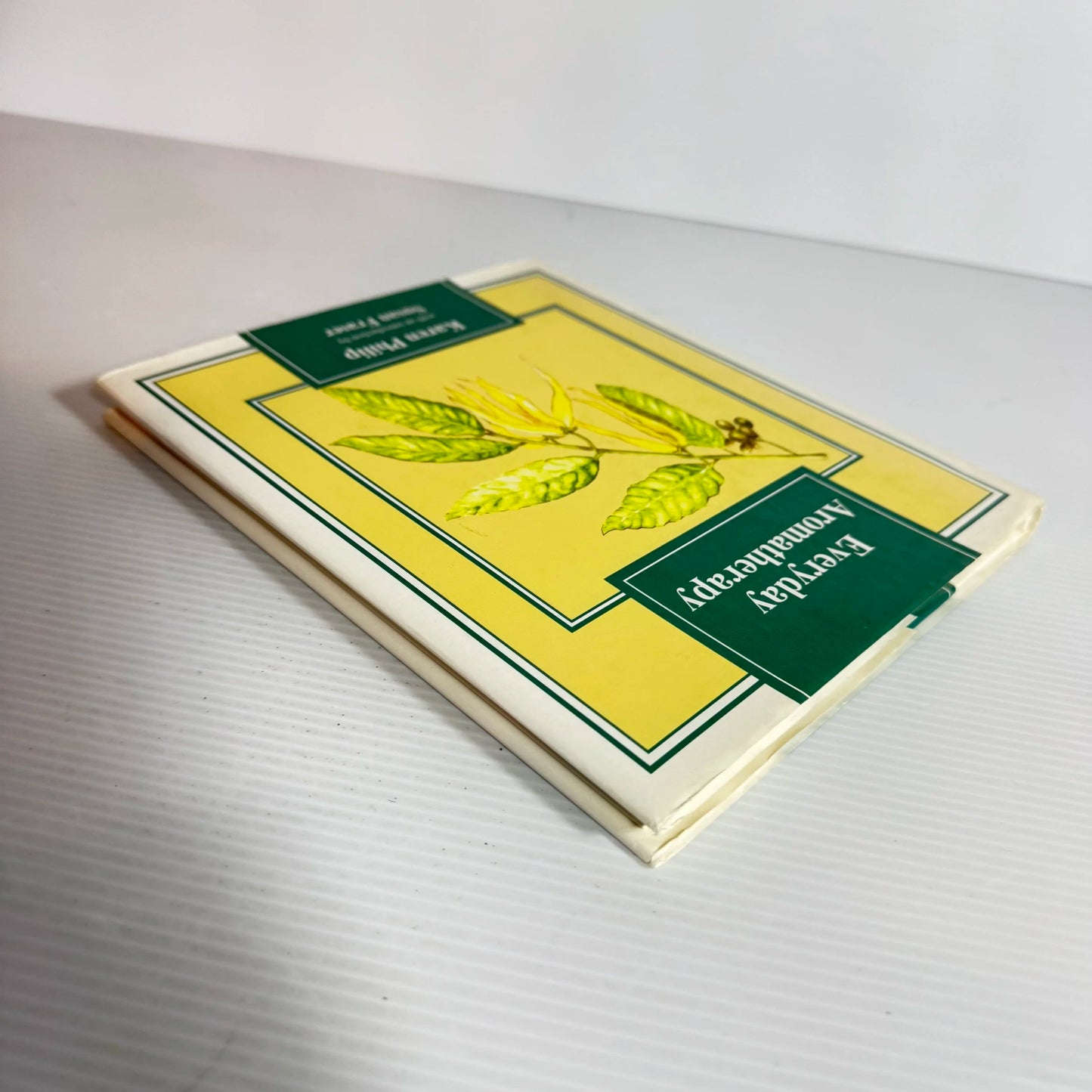 Everyday Aromatherapy - Karen Phillip (Vintage 1994)
