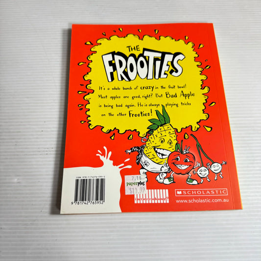 The Footies: Bad Apple - Hil & Joshie