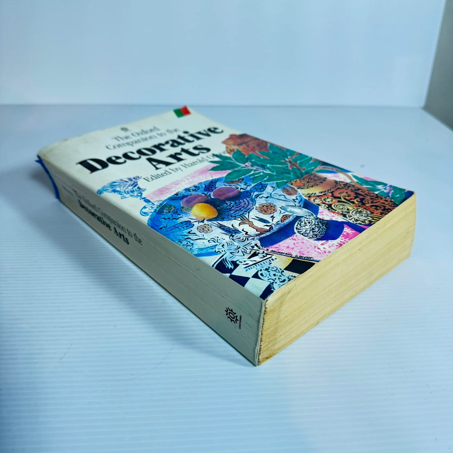 The Oxford Companion to the Decorative Arts - Harold Osborne (Vintage 1985)