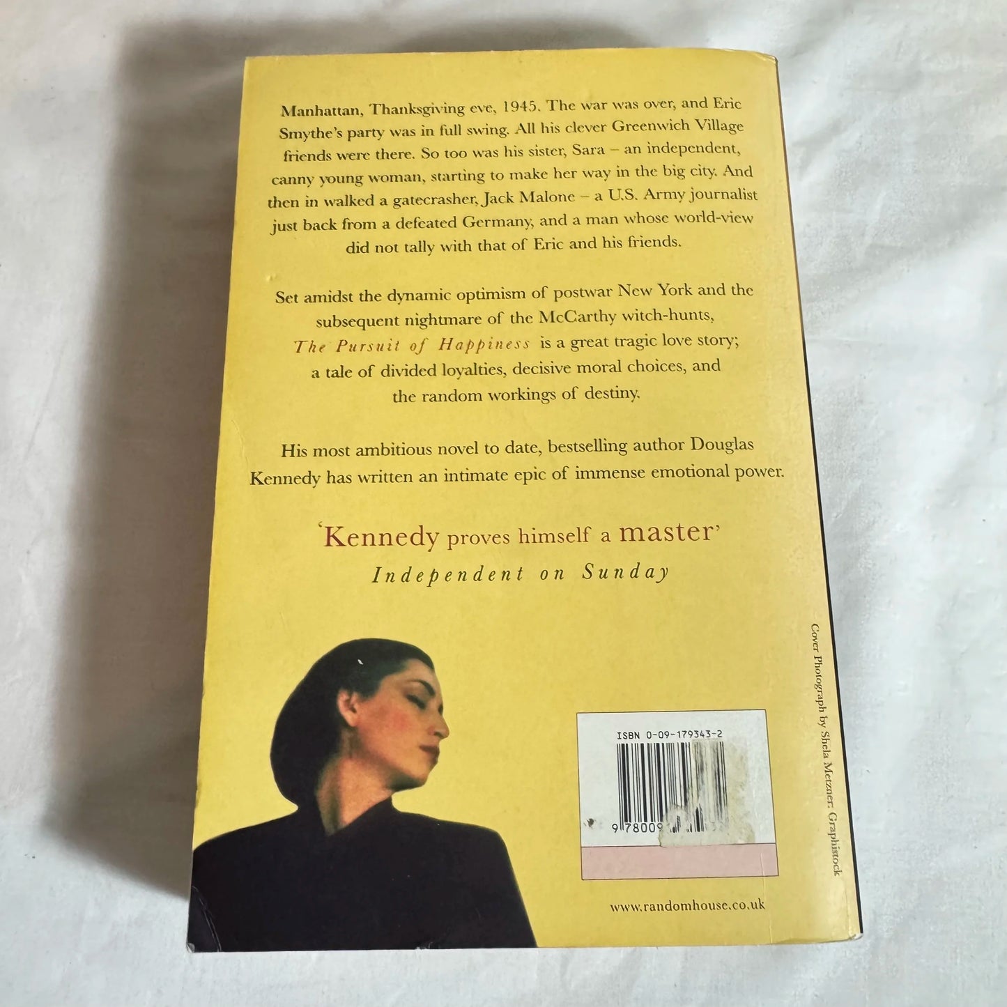 The Pursuit of Happiness - Douglas Kennedy