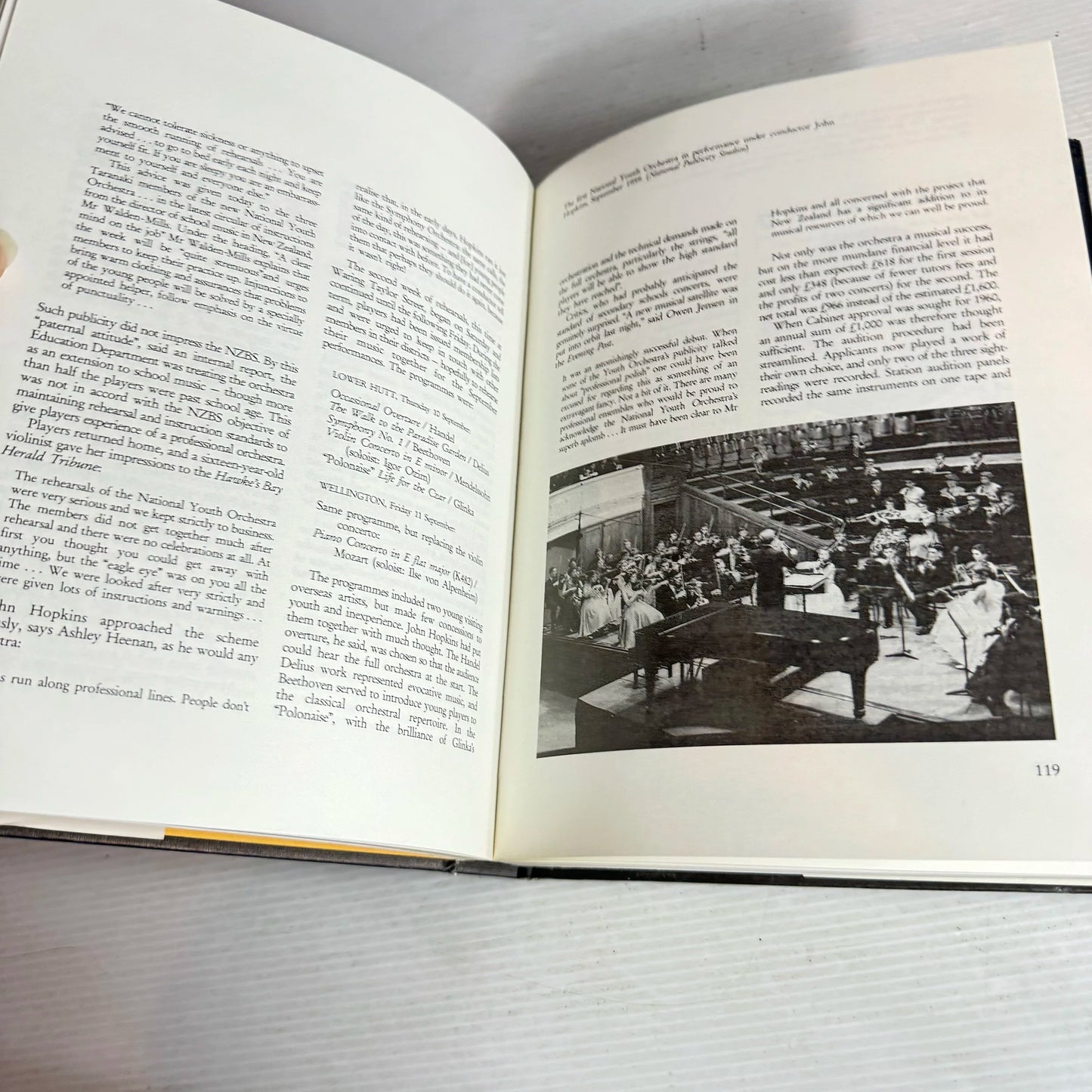 The New Zealand Symphony Orchestra : The First Forty Years - Joy Tonks