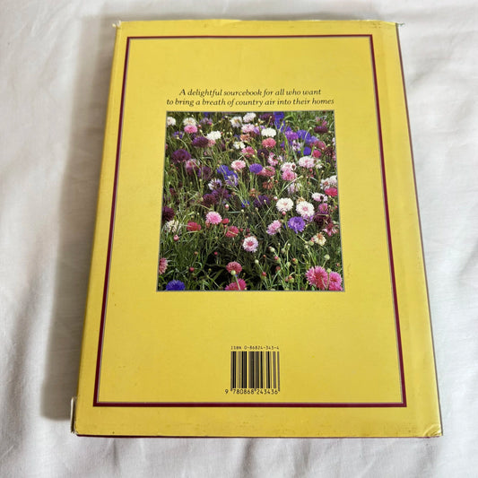 Natural Fragrances : Outdoor Scents for Indoor Uses - Gail Duff