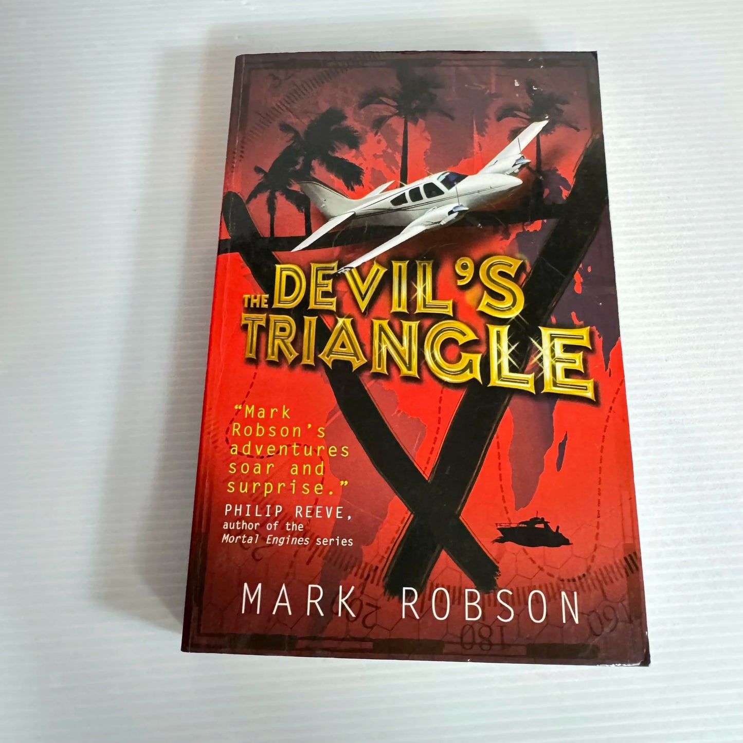 The Devil's Triangle - Mark Robson