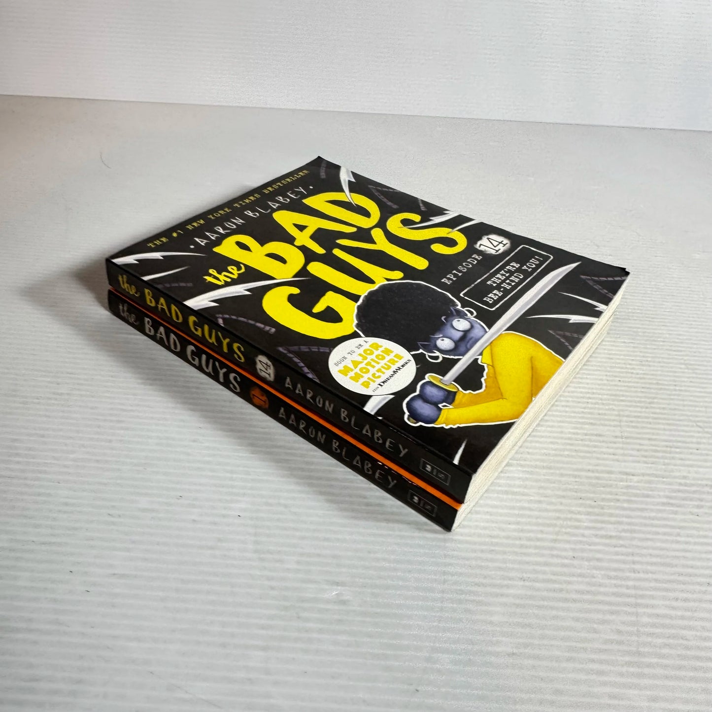 The Bad Guys Graphic Novel Book Bundle x 2 - Aaron Blabey Book 1 & Book 14 (253)
