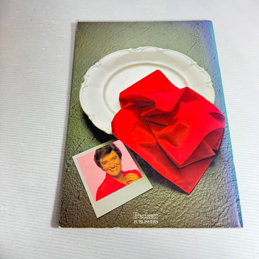 Alison Holst Cooks (Vintage 1985)