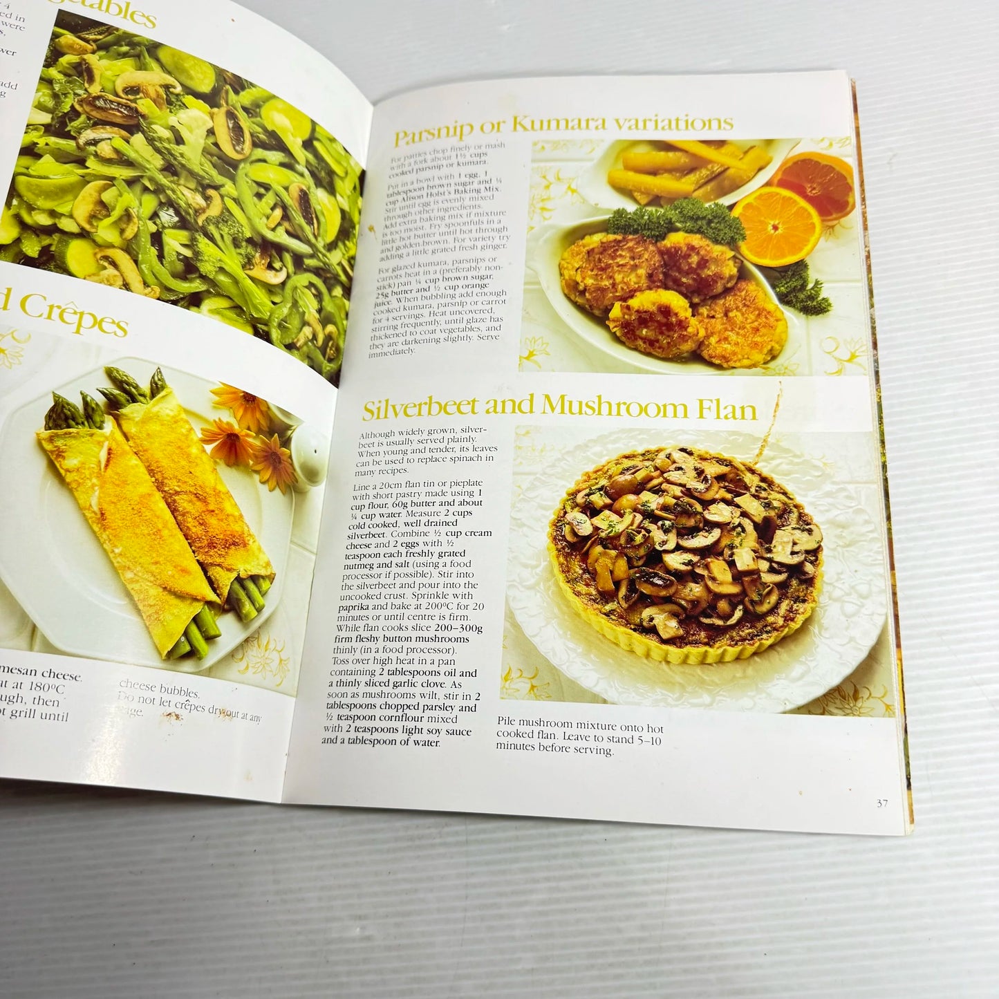 Alison Holst Cooks (Vintage 1985)