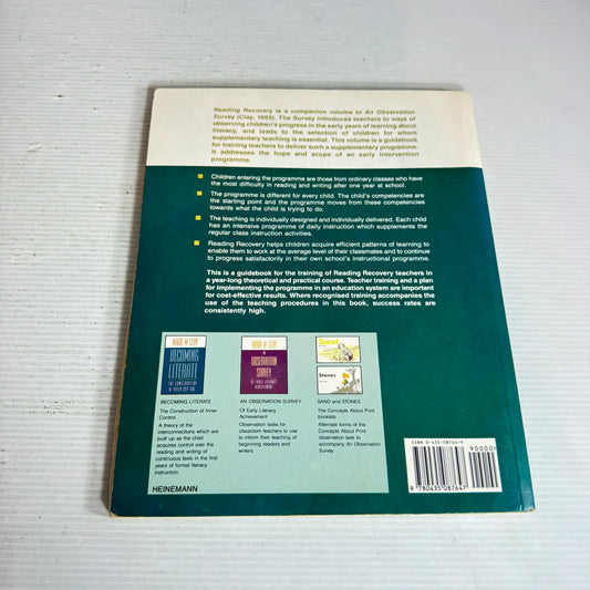 Reading Recovery : A Guidebook For Teachers In Training - Marie M. Clay