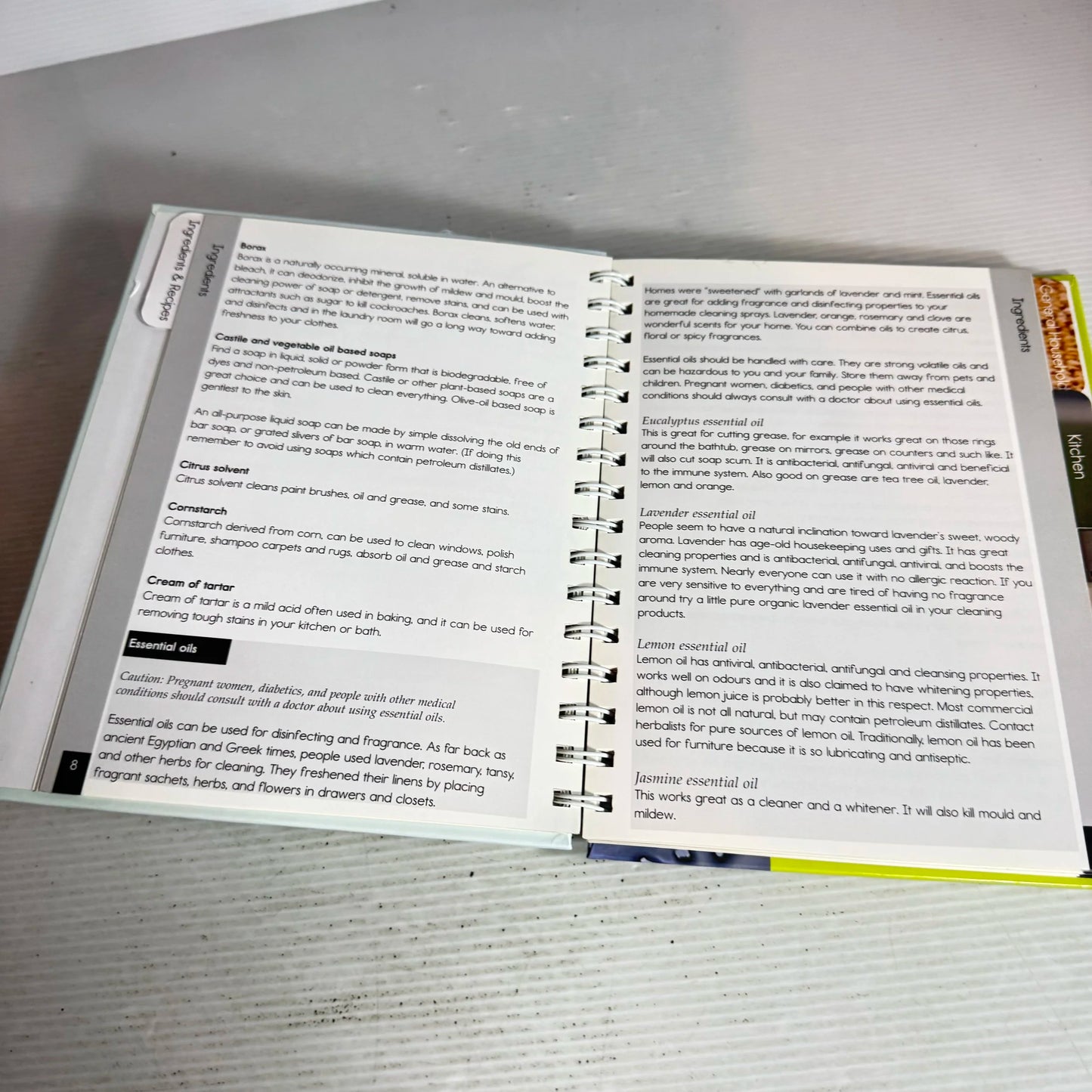 Green Clean : Eco-Friendly Cleaning for the Home