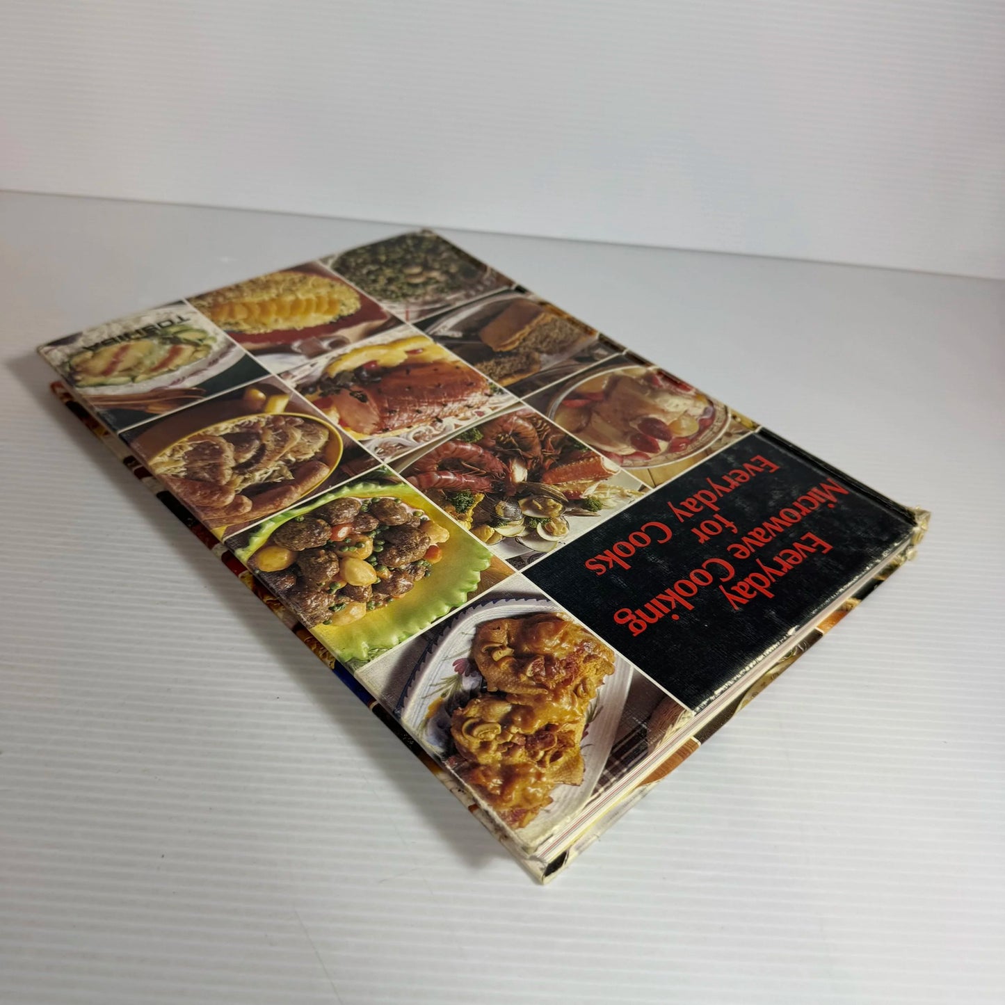 Everyday Microwave Cooking for Everyday Cooks - Toshiba (Vintage 1979)