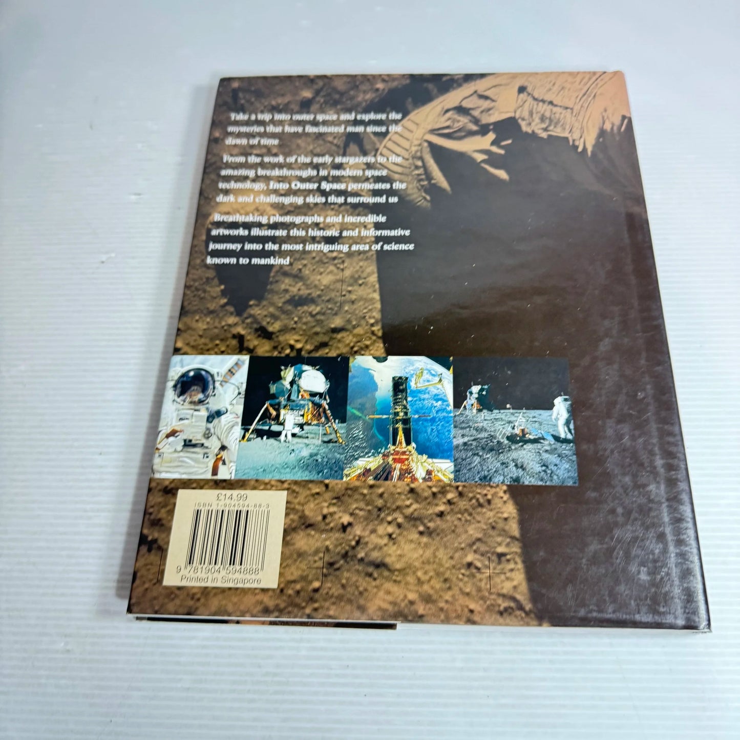 Into Outer Space : The Story of Man's Exploration of the Universe - David Owen