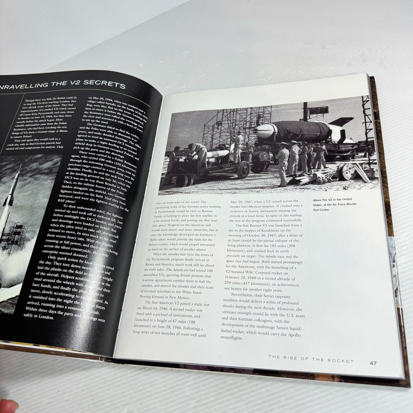 Into Outer Space : The Story of Man's Exploration of the Universe - David Owen