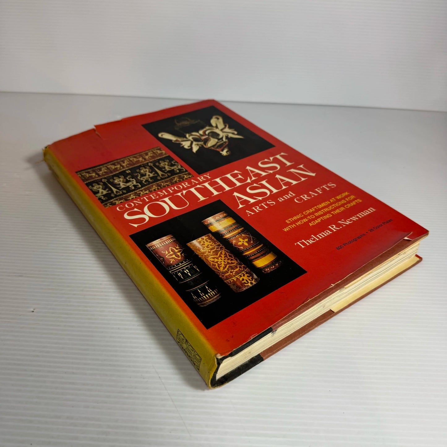 Contemporary Southeast Asian Arts and Crafts - Thelma R. Newman (Vintage 1977)
