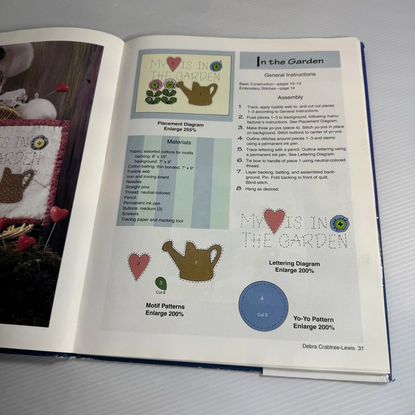 Two Hour Mini Quilt Projects : Over 111 Appliqued & Pieced Designs - McKenzie Kate