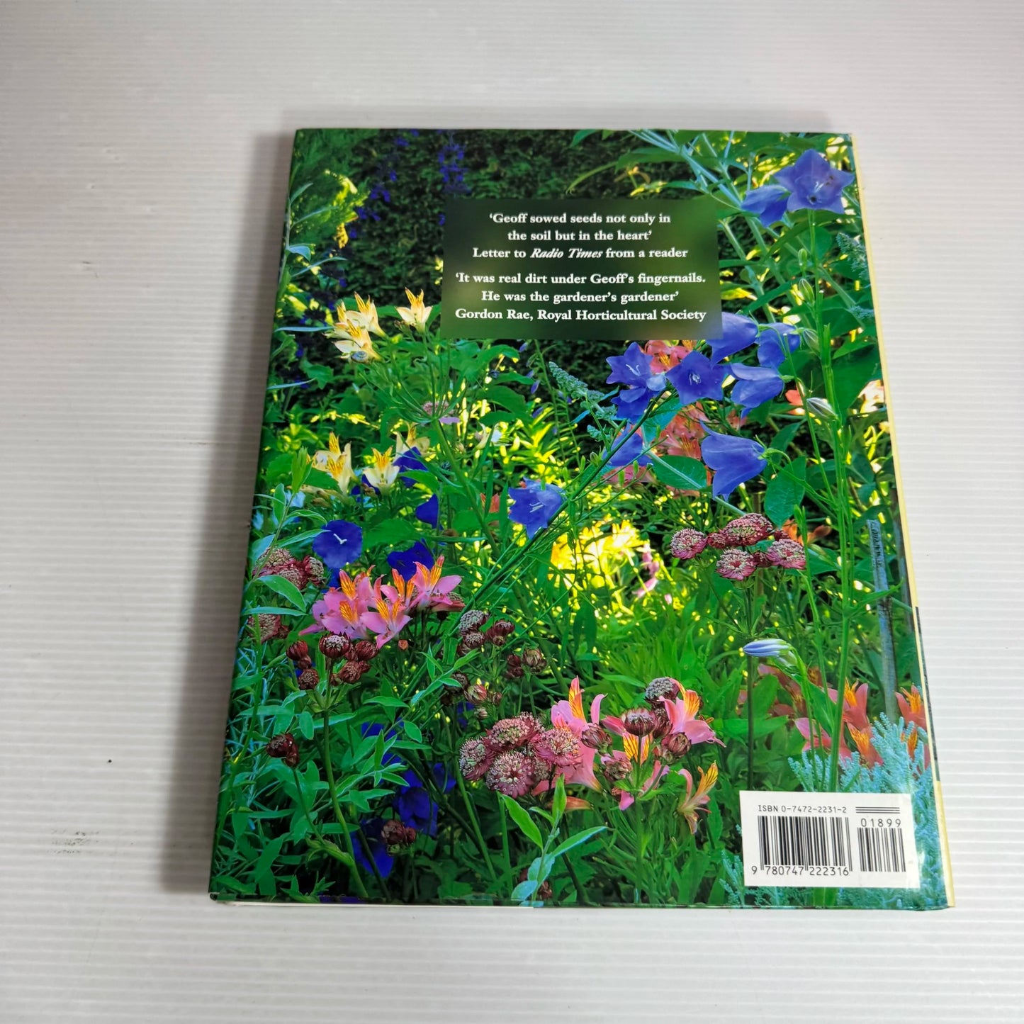 Year In Your Garden : A Month-by-Month Celebration of a Gardening Genius - Geoff Hamilton