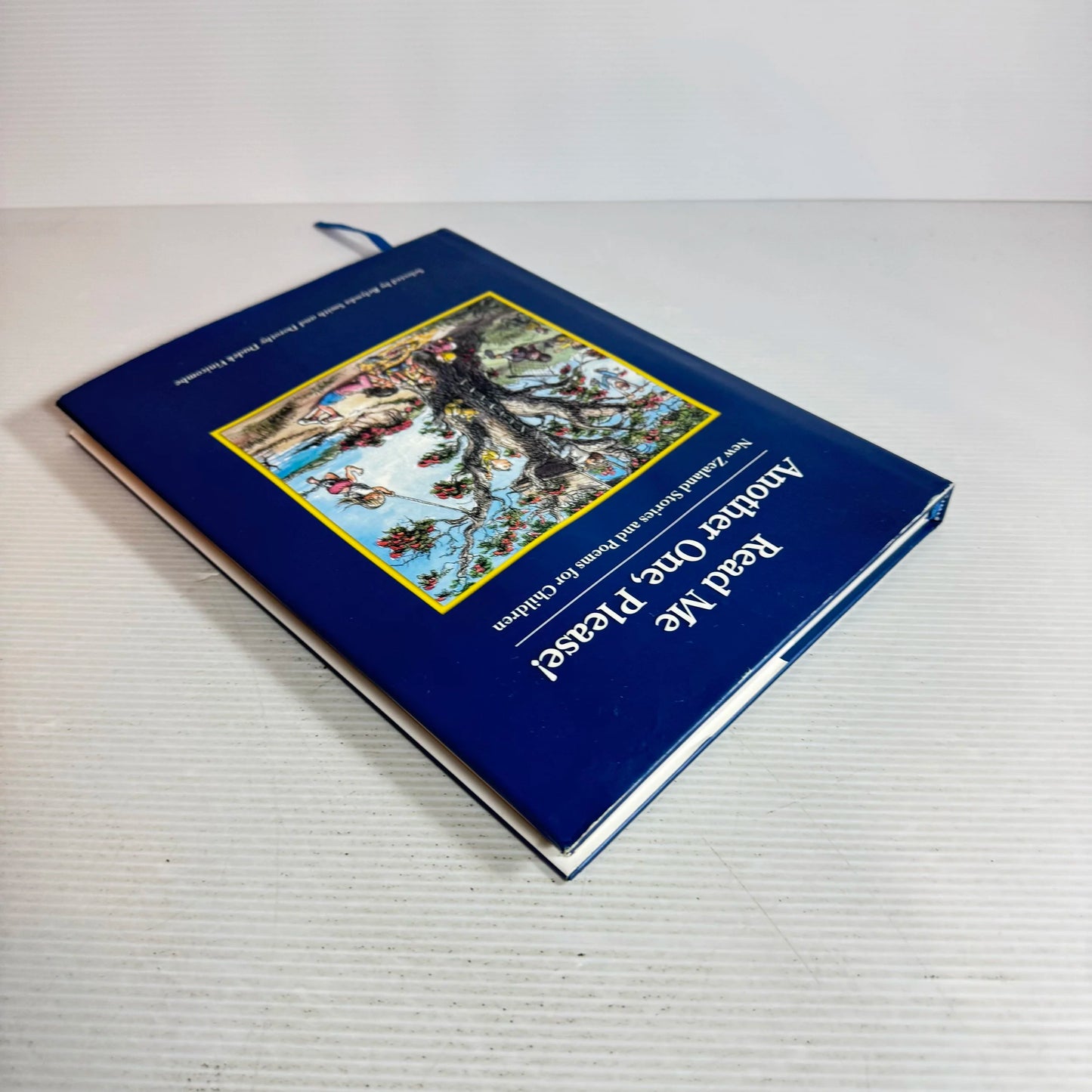 Read Me Another One, Please!: New Zealand Stories And Poems For Children