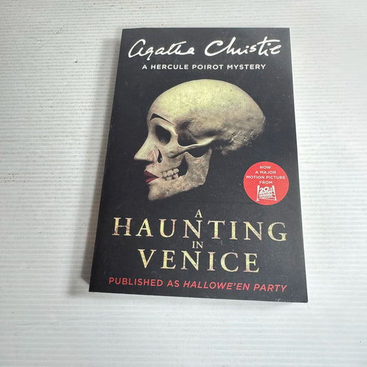 A Haunting in Venice : A Hercule Poirot Mystery