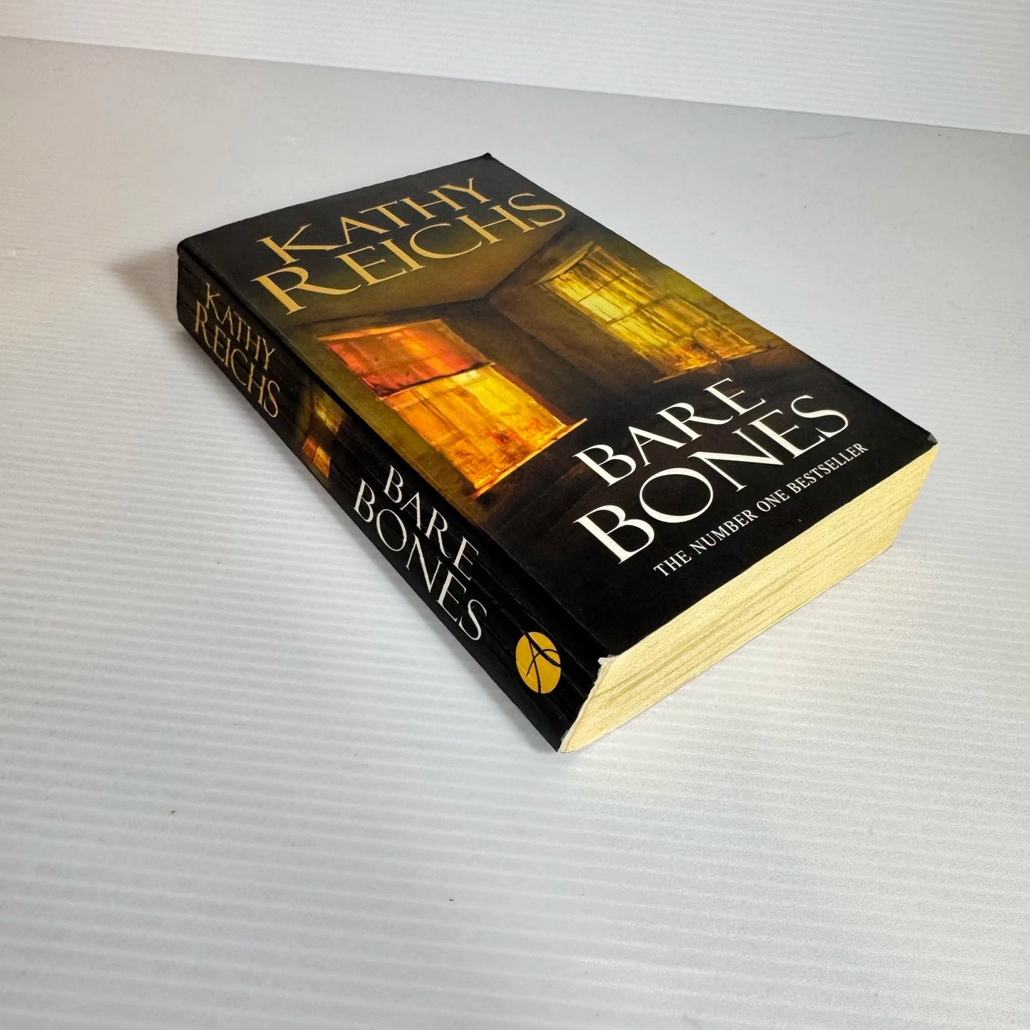 Bare Bones - Kathy Reichs