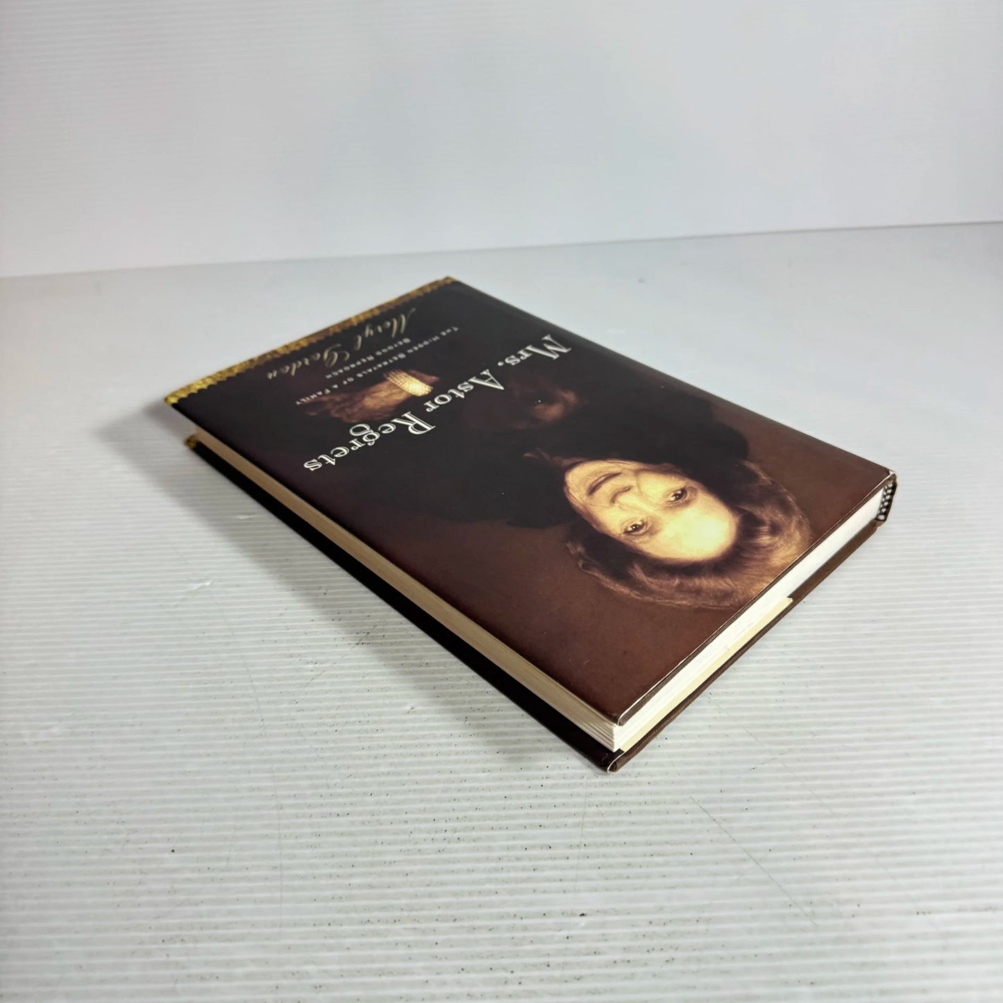Mrs. Astor Regrets - Meryl Gordon
