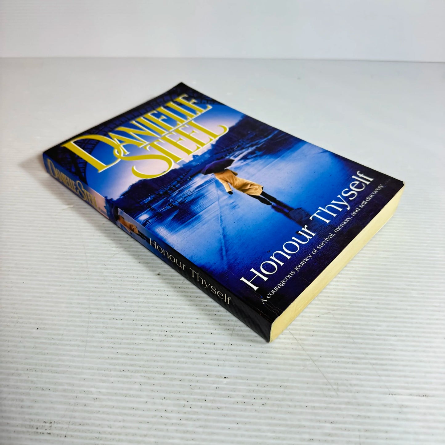 Honour Thyself - Danielle Steel