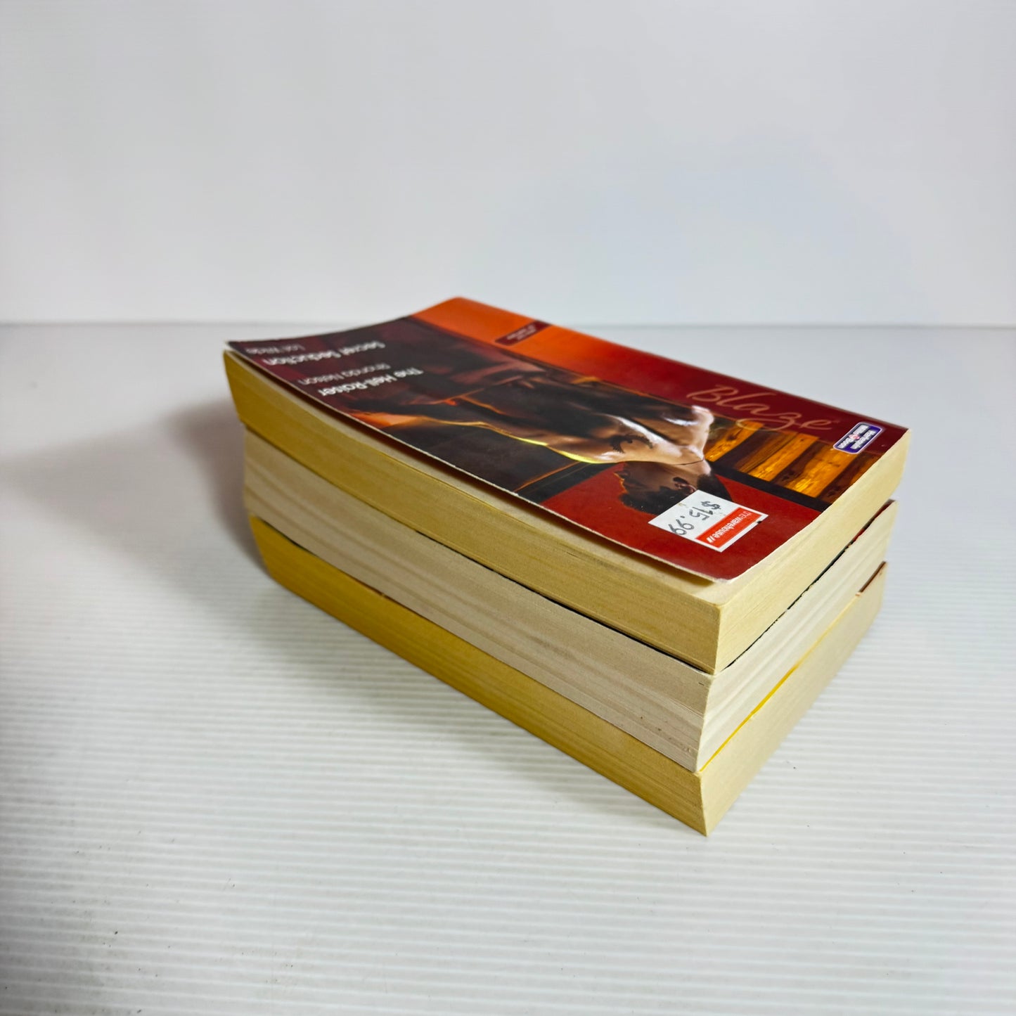 Mills & Boon Blaze Book Bundle x 3 Books 6 x Stories (2396)