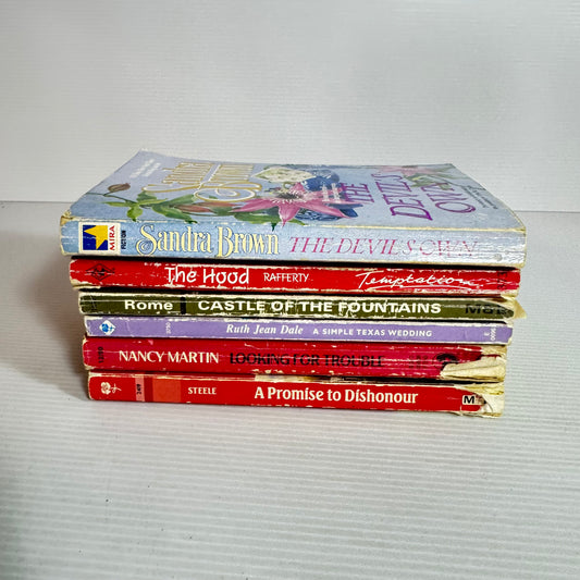 Harlequin and Mills & Boon Mixed Themed Vintage Book Bundle X 6 Books (2392)